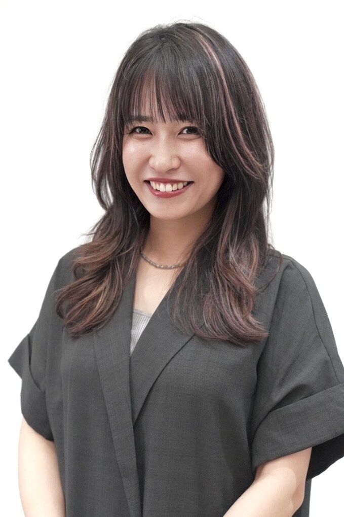 スタイリスト 新實 ゆりあの顔写真
